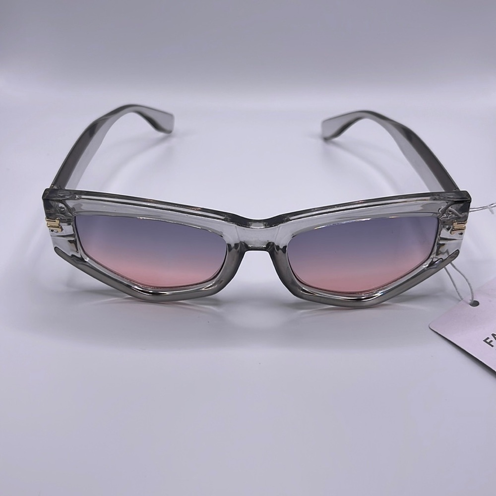 𝅺chunky Transparent Grey Two Tone Lens Gold Accent Fashion Sunglasses